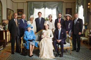 Notice Dear Queen Elizabeth in this lovely family portrait from the recent christening - WITH HER PURSE. She probably has a shaker of salktin there.